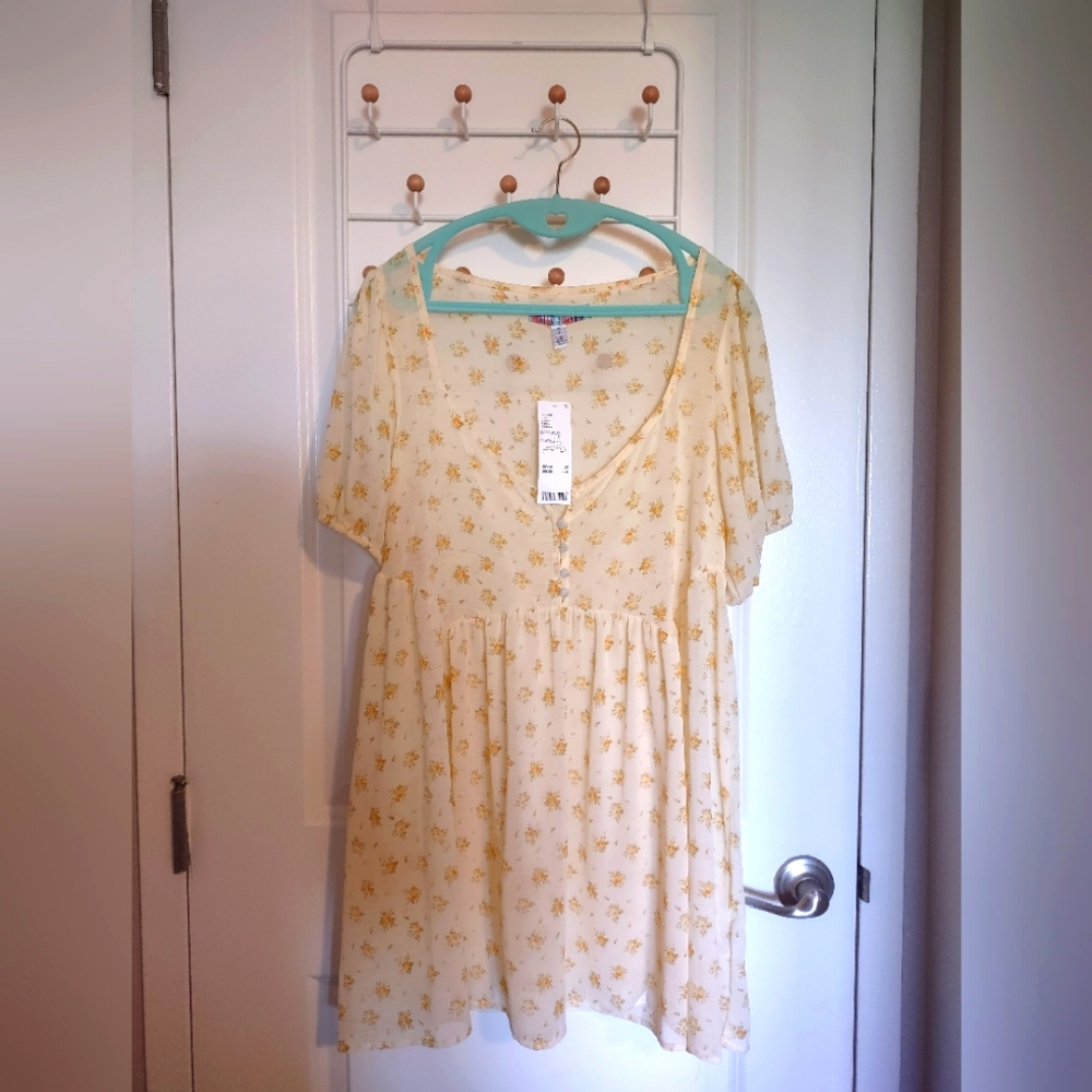 Urban Outfitters, Baby doll, flower print, yellow dress, summer dress 🌞